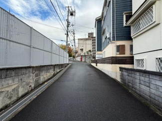 【前面道路含む現地写真】