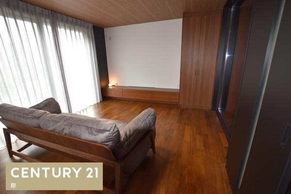 和歌山市栄谷の中古一戸建の居間・リビング