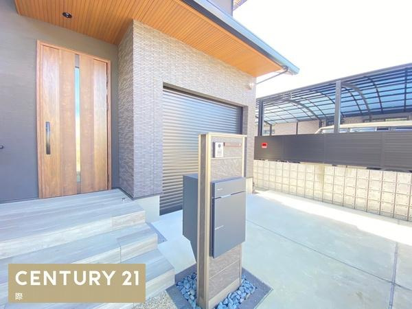 和歌山市栄谷の中古一戸建の玄関