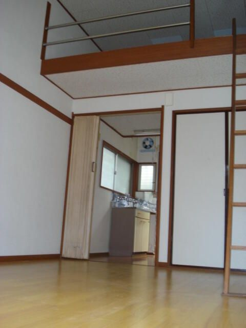 アティック二葉の洋室