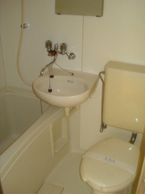 アティック二葉の浴室