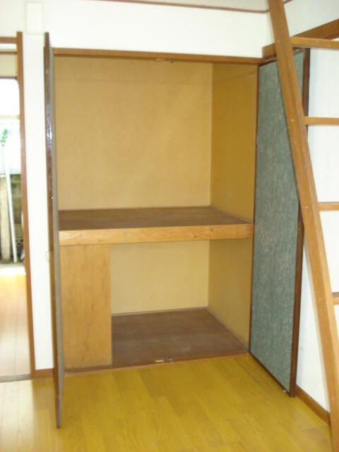 アティック二葉の収納