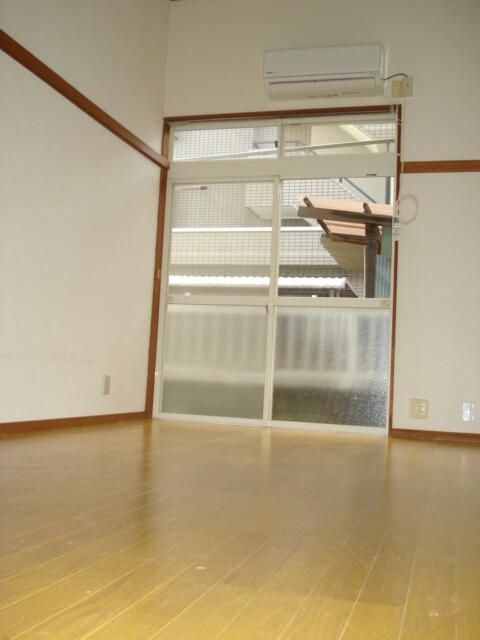 アティック二葉の洋室