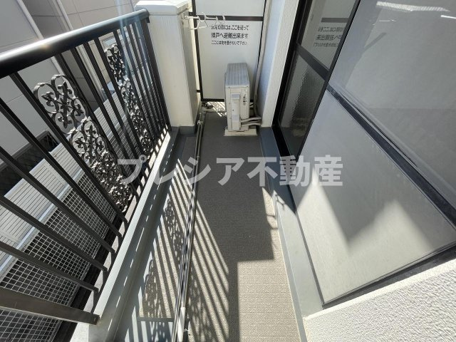ジョイフル鳴尾のバルコニー