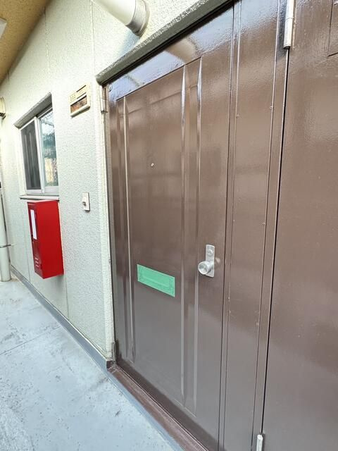 第３吉岡マンションの玄関