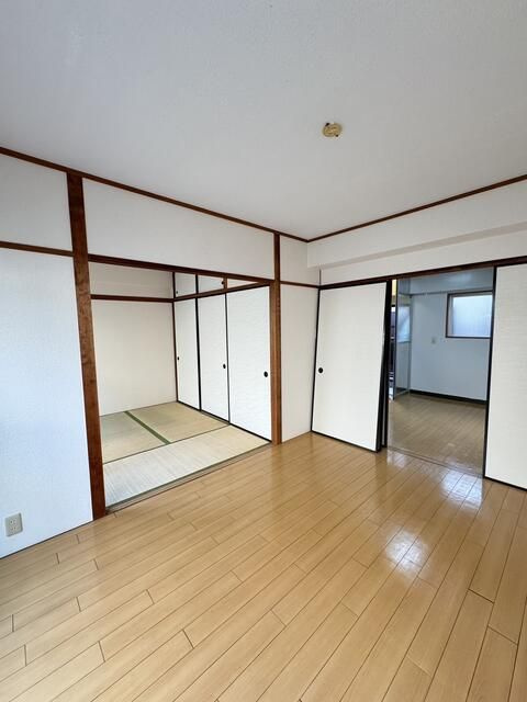 第３吉岡マンションの居間・リビング