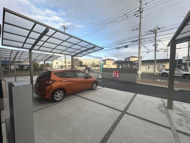 ＣＡＳＡ＋ＴＯＭＩＮＡＧＡの駐車場