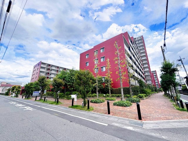 大宮駅18分 さいたまスーパーアリーナ徒歩圏内　ペット飼育可　南東向きの外観