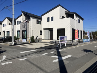 【前面道路含む現地写真】