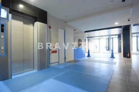プレサンス堺筋本町駅前　BRAVI不動産のエントランス