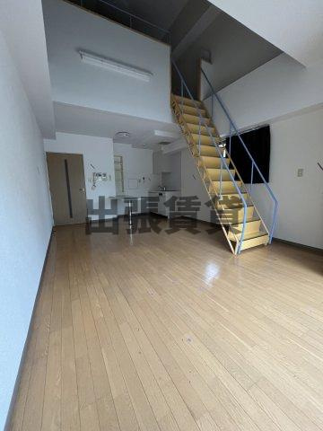 仲介手数料０円！アル・ドゥ・6の居間・リビング