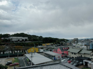 【展望】 | バルコニーからの展望。遮る建物が無く、素敵な景観と暖かい日差しをお部屋に運んでくれます♪