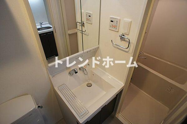 エステムコート梅田・天神橋Ⅱグラシオの独立洗面台|選べる家電プランあり！！