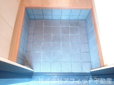 【エントランス】 | エリーゼ