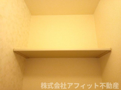 【その他】 | エリーゼ | トイレ収納棚