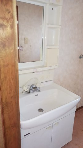 神辺町西中条　売住宅の独立洗面台