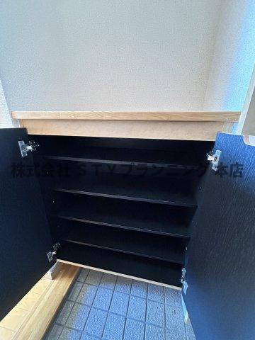 仲介手数料０円！アブレスト原の収納