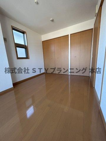 仲介手数料０円！グレイシャスの洋室