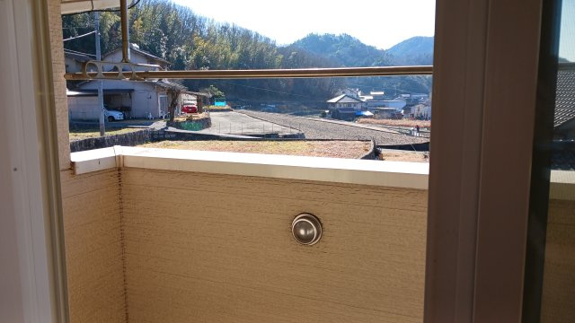 加茂町粟根　オール電化住宅のバルコニー