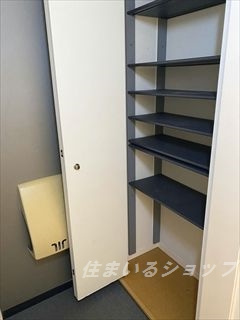 広島市安佐北区口田南６丁目のアパートの玄関|ミラー付き大型シューズボックス