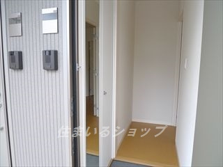 広島市安佐北区口田南６丁目のアパートの玄関