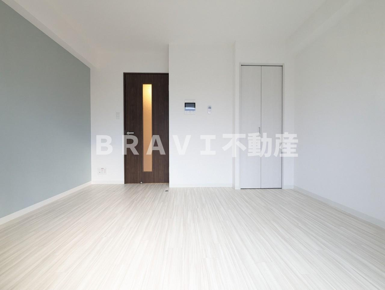 エグゼ大阪城イースト BRAVI不動産の居間・リビング