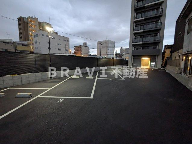 エグゼ大阪城イースト BRAVI不動産の駐車場