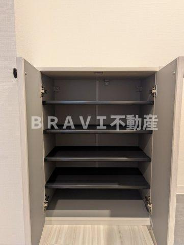 エグゼ大阪城イースト BRAVI不動産の玄関