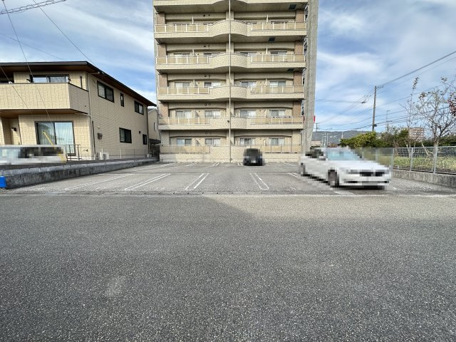 ルガーノⅠの駐車場