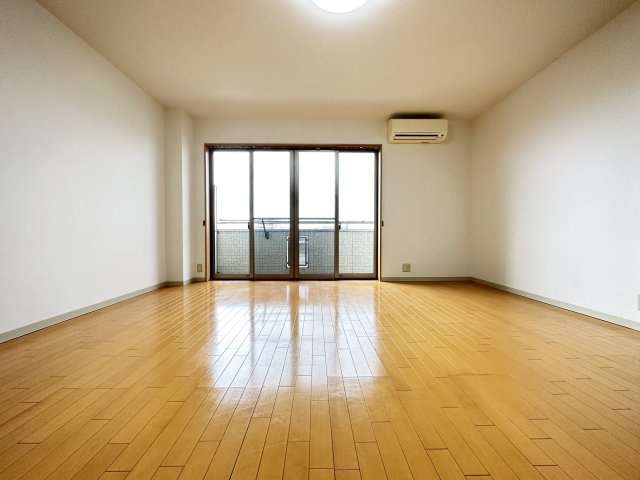 セレス薊野の居間・リビング