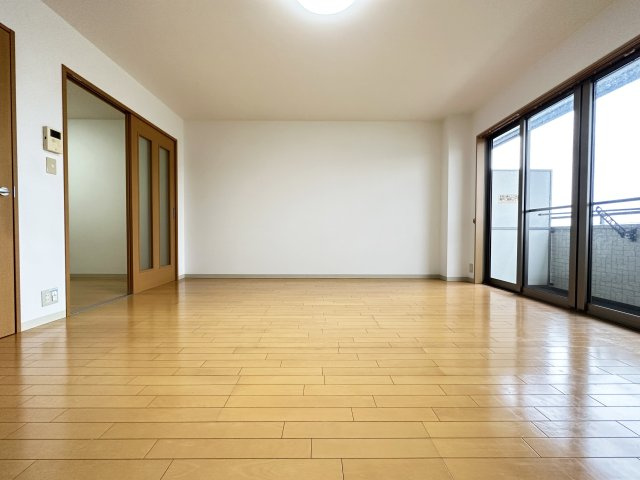 セレス薊野の居間・リビング