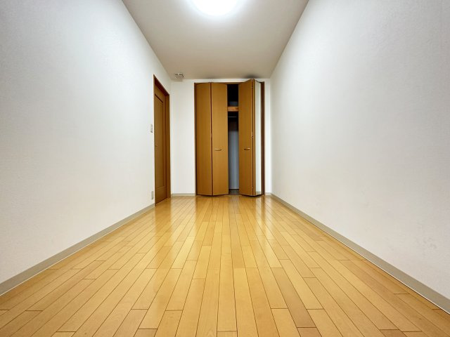 セレス薊野の洋室