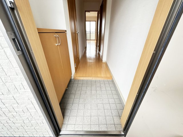 セレス薊野の玄関