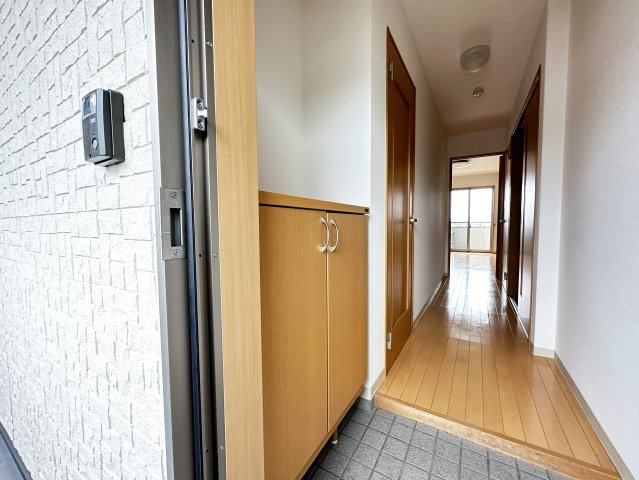 セレス薊野の玄関