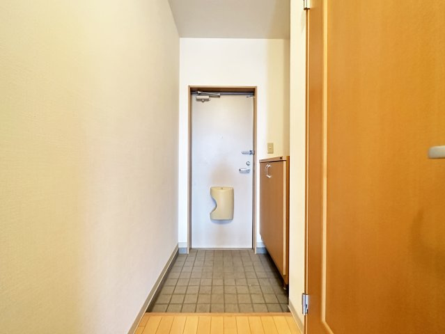 セレス薊野の玄関