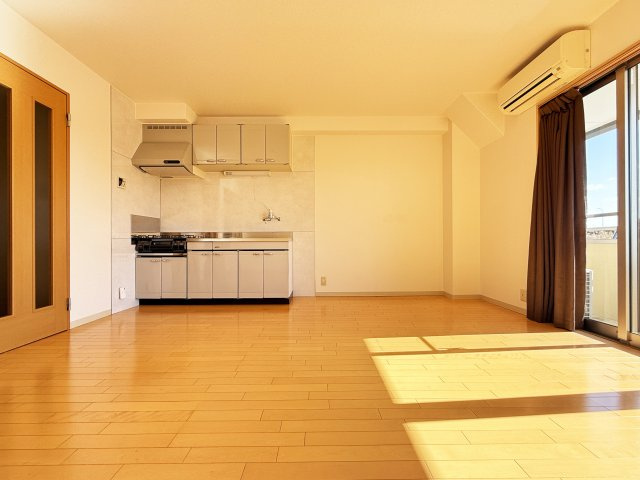 セレス薊野の居間・リビング