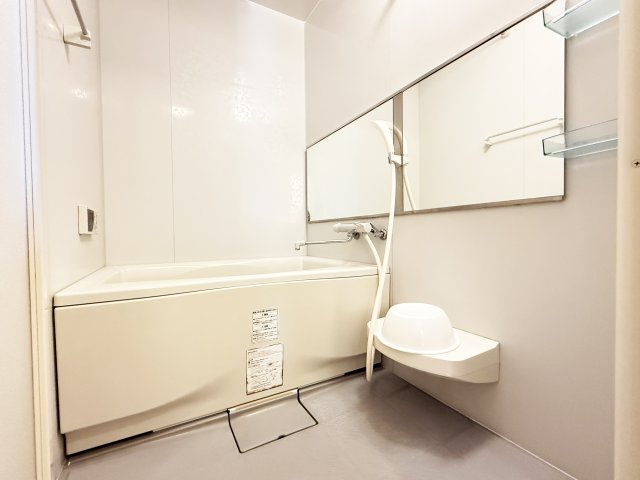 セレス薊野の浴室