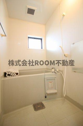 エストリル2の浴室|日々の疲れを癒すお風呂付です