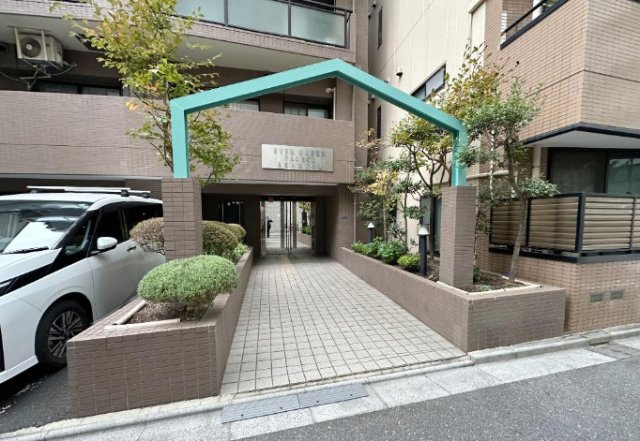 エバーグリーンパレス浅草のエントランス