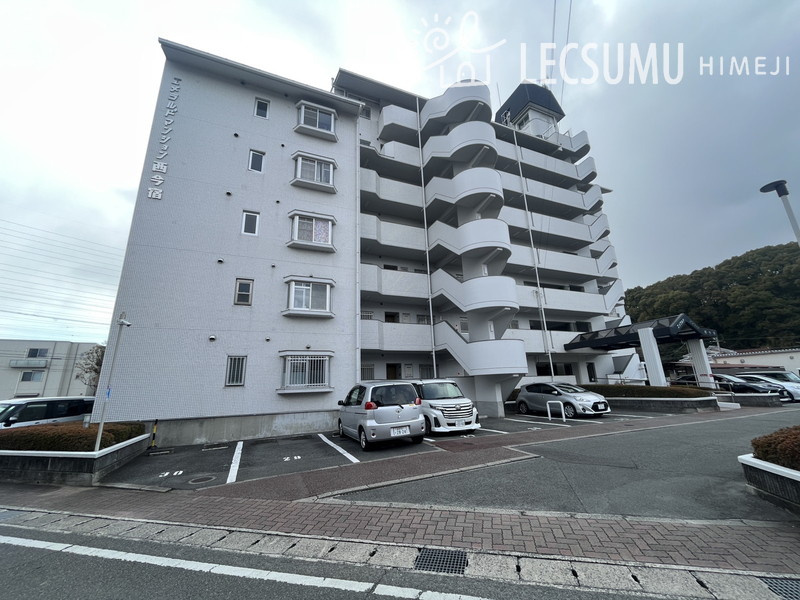 エメラルドマンション西今宿の外観