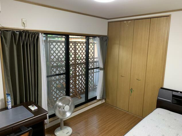 【オーナーチェンジ物件】鹿ケ谷桜谷町戸建の玄関|落ち着いた玄関です