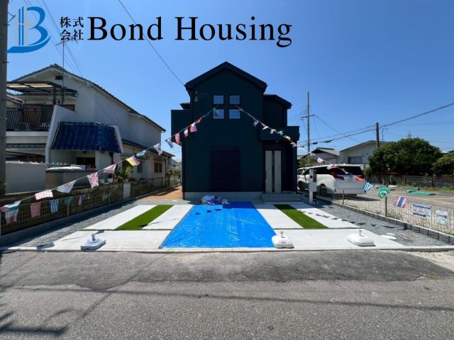 「駐車3台可」「長期優良住宅」持子 限定1棟の前面道路含む現地写真