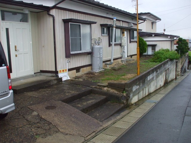 花巻市高木第20地割（高木団地内）　土地建物の外観