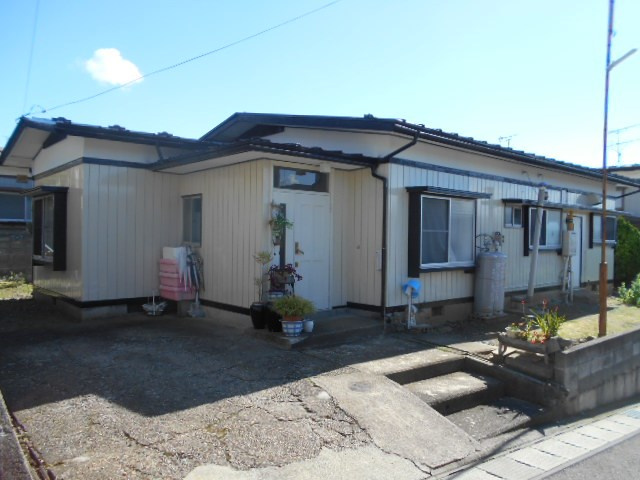 花巻市高木第20地割（高木団地内）　土地建物の外観