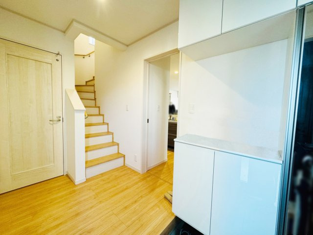 【その他】 | 練馬区西大泉4丁目　中古一戸建住宅　（保谷店） | 明るく広々した玄関ホール