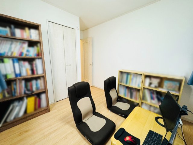 【洋室】 | 練馬区西大泉4丁目　中古一戸建住宅　（保谷店） | 各部屋に収納設備を完備