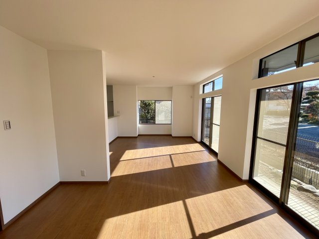 【中古戸建】高崎市大橋町の居間・リビング|■リビング