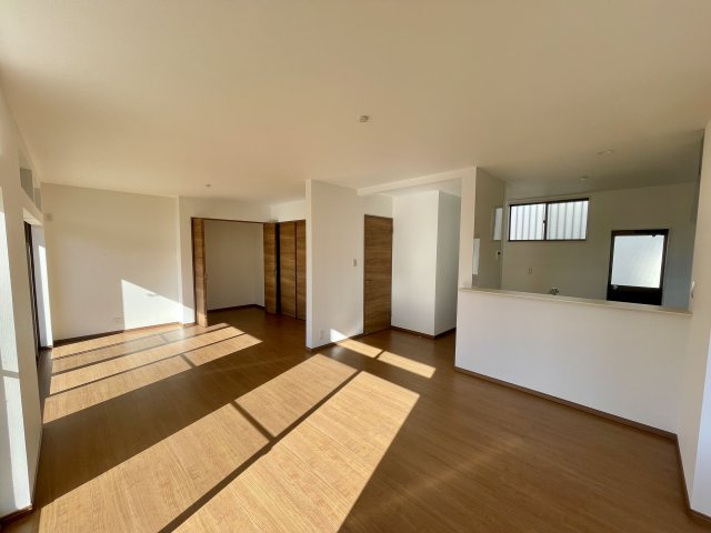 【中古戸建】高崎市大橋町の居間・リビング|■リビング