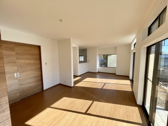 【中古戸建】高崎市大橋町の居間・リビング|■リビング