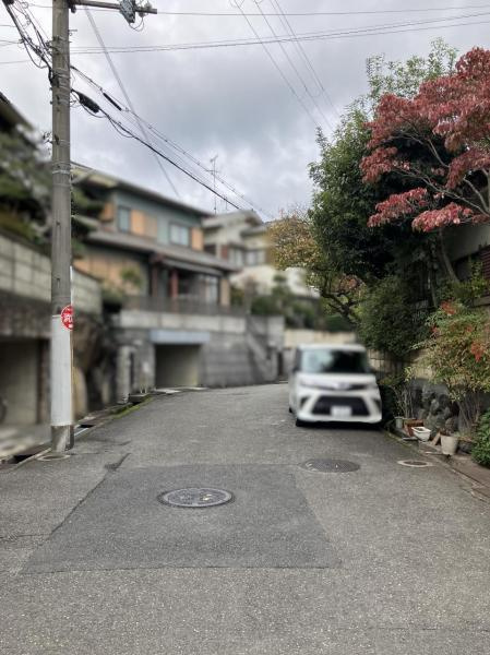 山之上5丁目　中古一戸建ての前面道路含む現地写真|前面道路含む現地写真
■物件内覧・資金計画相談・住宅ローン相談、リフォーム相談、お問合せ受付中■
※当日・翌日のご内覧、ご相談はお電話でのお問合せがスムーズです！